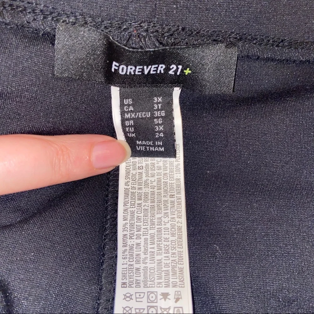 Forever 21 black leggings
